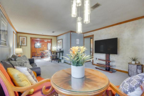 Half-Mi to Beach Gulfport Gem with Covered Patio!
